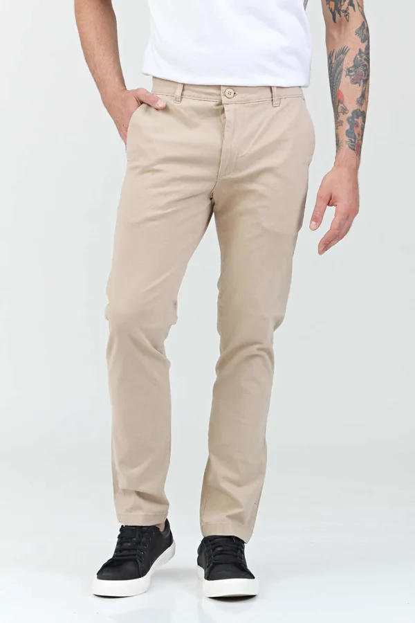 Pantalón chino beige