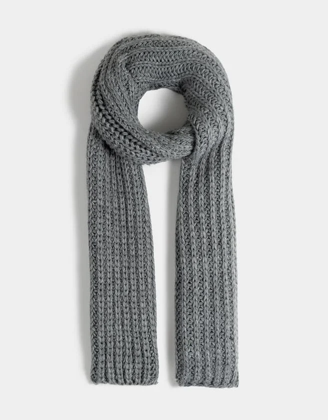 Bufanda tejida color gris